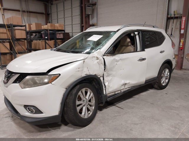 5N1AT2MT1FC822000 Nissan ROGUE SV