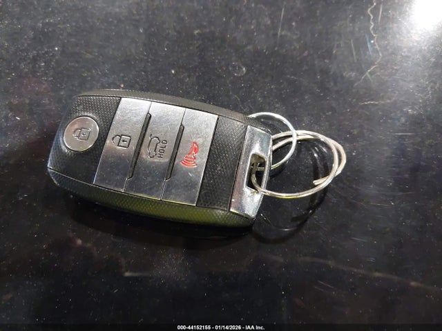 5XYPKDA58KG499217 KIA Sorento 3.3l Sx