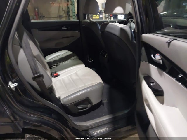 5XYPKDA58KG499217 KIA Sorento 3.3l Sx