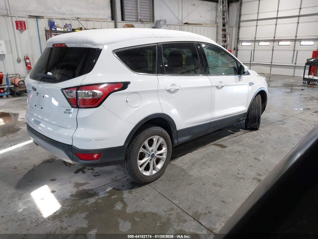 1FMCU9GD5HUC25108 Ford ESCAPE SE