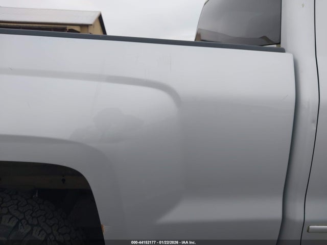 1GCVKREC0JZ109773 Chevrolet Silverado 1500 1lt