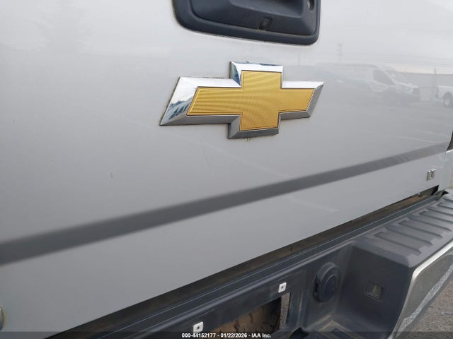 1GCVKREC0JZ109773 Chevrolet Silverado 1500 1lt