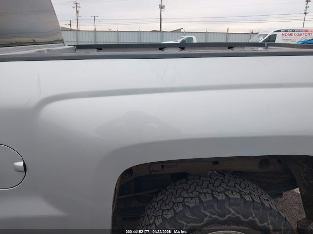 1GCVKREC0JZ109773 Chevrolet Silverado 1500 1lt