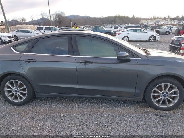 3FA6P0H70HR392972 Ford FUSION SE