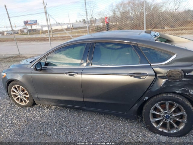 3FA6P0H70HR392972 Ford FUSION SE