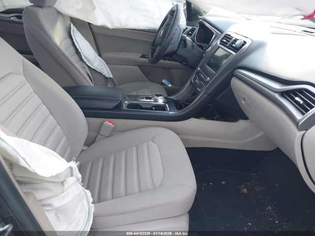 3FA6P0H70HR392972 Ford FUSION SE