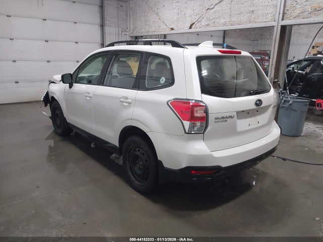 JF2SJABC2JH477097 Subaru Forester 2.5i