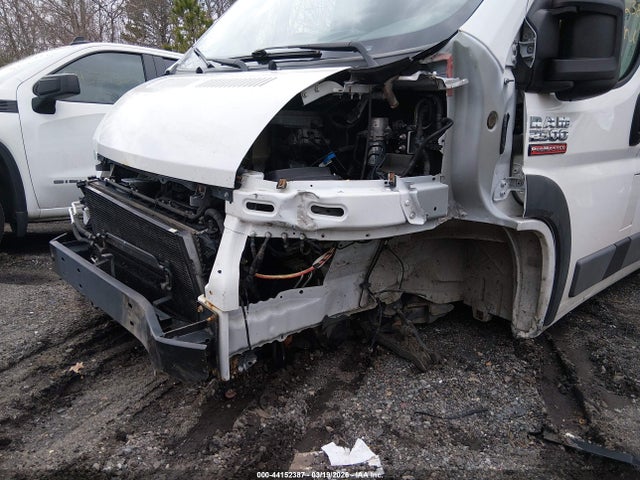 44152387 :رقم المزاد ، 3C6TRVCG3JE111960 vin ، 2018 Ram Promaster 2500 High Roof 136 Wb مزاد بيع