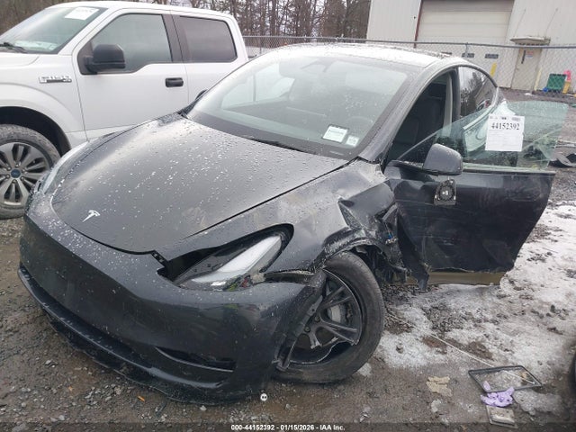 44152392 :رقم المزاد ، 7SAYGDEEXSF288627 vin ، 2025 Tesla Model Y Long Range Dual Motor All-wheel Drive مزاد بيع