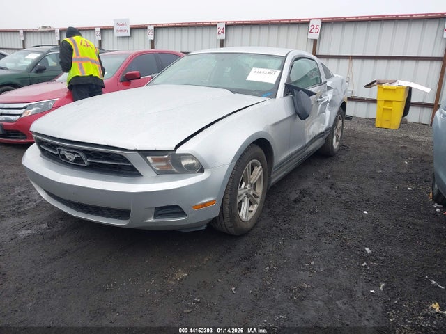 2011 FORD MUSTANG 1ZVBP8AM2B5138999 Photo 1