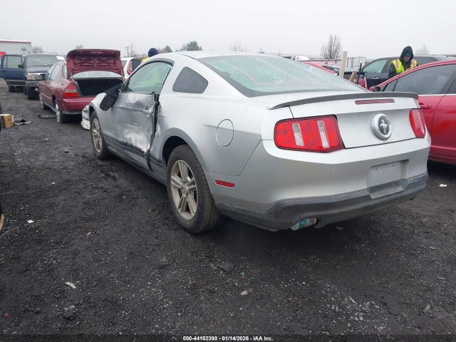 2011 FORD MUSTANG 1ZVBP8AM2B5138999 Photo 2