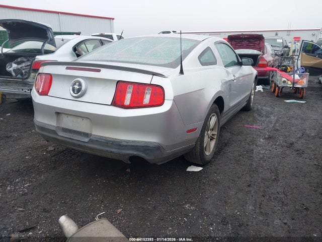 2011 FORD MUSTANG 1ZVBP8AM2B5138999 Photo 3