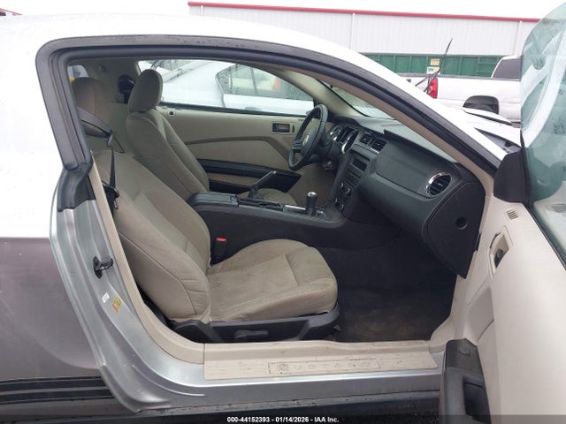 2011 FORD MUSTANG 1ZVBP8AM2B5138999 Photo 4