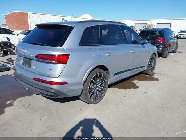 2020 AUDI Q7 WA1VXAF7XLD006178 Photo 3