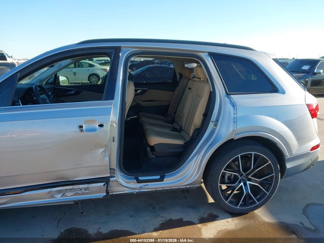 2020 AUDI Q7 WA1VXAF7XLD006178 Photo 5
