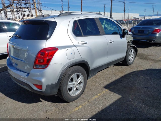 2021 CHEVROLET TRAX KL7CJLSM7MB377282 Photo 3