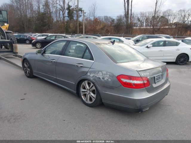 2011 MERCEDES-BENZ E 550 WDDHF7CB6BA401191 Photo 2