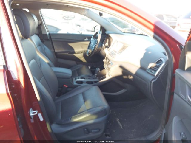 2018 HYUNDAI TUCSON KM8J33A28JU817381 Photo 4