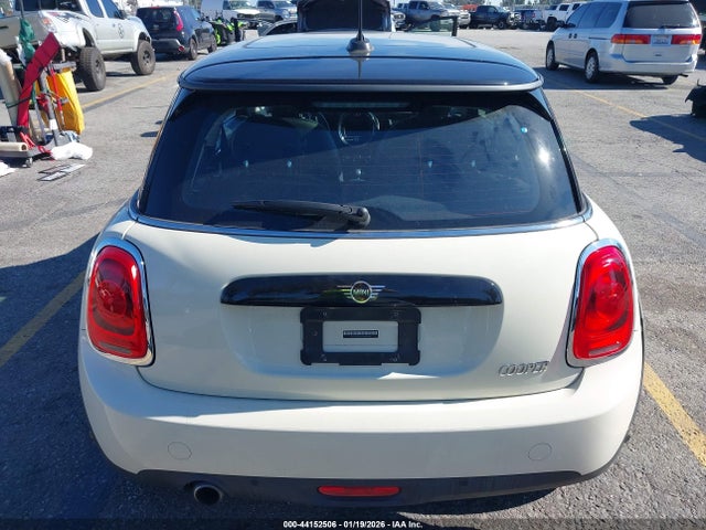 WMWXP5C59K2H96432 Mini Hardtop Cooper
