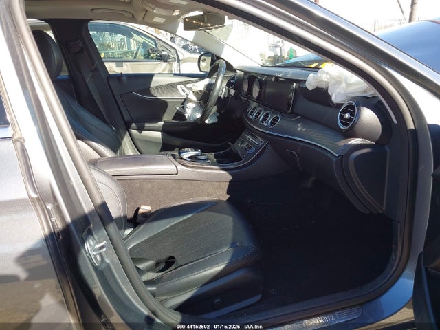 Mercedes-Benz E 300 2018 WDDZF4JB3JA378859 Image 5