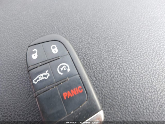 44152611 :رقم المزاد ، 2C3CCAEG7DH709756 vin ، 2013 Chrysler 300c مزاد بيع