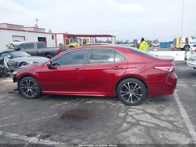 4T1B11HK2JU652092 Toyota CAMRY SE