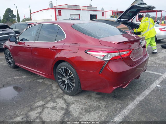 4T1B11HK2JU652092 Toyota CAMRY SE