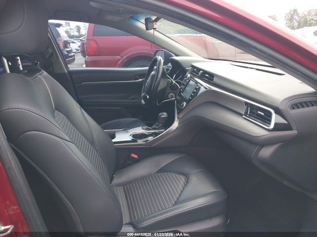 4T1B11HK2JU652092 Toyota CAMRY SE