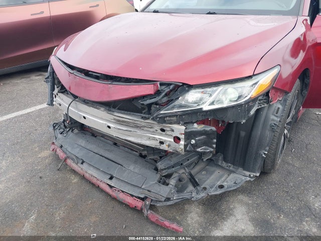 4T1B11HK2JU652092 Toyota CAMRY SE