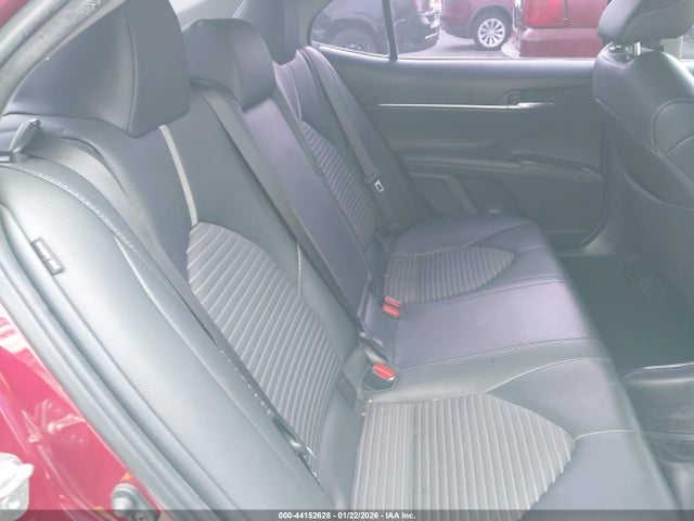 4T1B11HK2JU652092 Toyota CAMRY SE