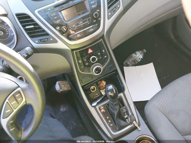 KMHDH4AE1GU511551 Hyundai ELANTRA SE
