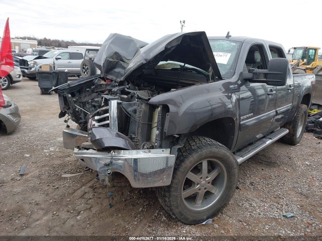 44152677 :رقم المزاد ، 3GTRKWE33AG260543 vin ، 2010 Gmc Sierra 1500 Slt مزاد بيع