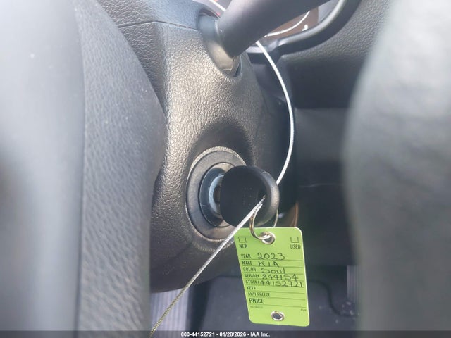 KNDJ23AU0P7844154 KIA SOUL LX