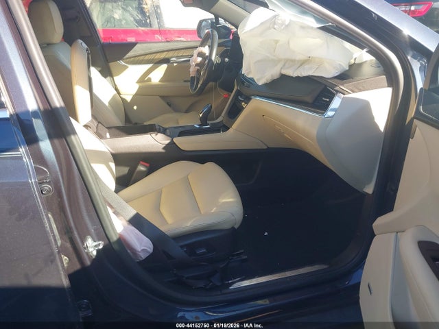 2018 CADILLAC XT5 1GYKNARS6JZ238639 Photo 4