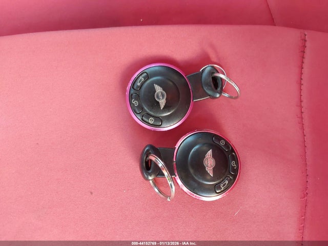 2010 MINI COOPER S WMWMF7C5XATX41110 Photo 10