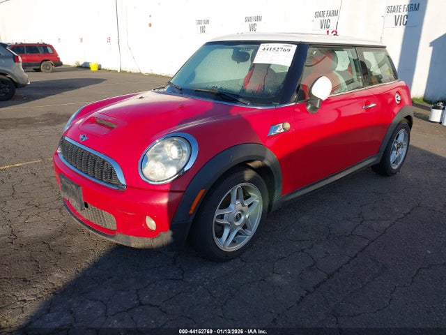 2010 MINI COOPER S WMWMF7C5XATX41110 Photo 1