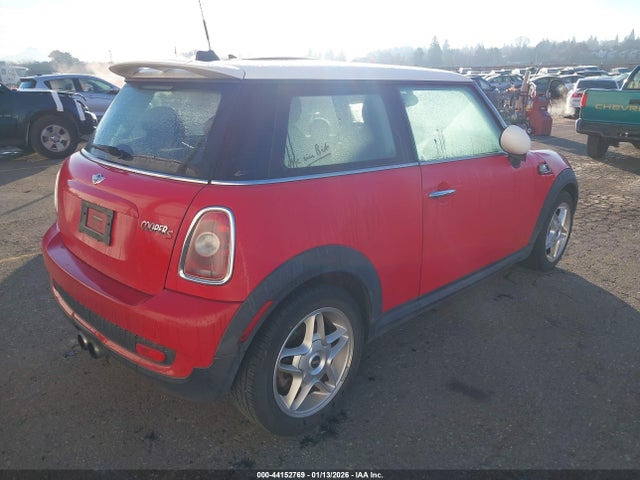 2010 MINI COOPER S WMWMF7C5XATX41110 Photo 3