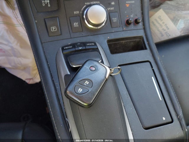 Lexus CT 200H 2014 JTHKD5BH2E2189287 Image 11