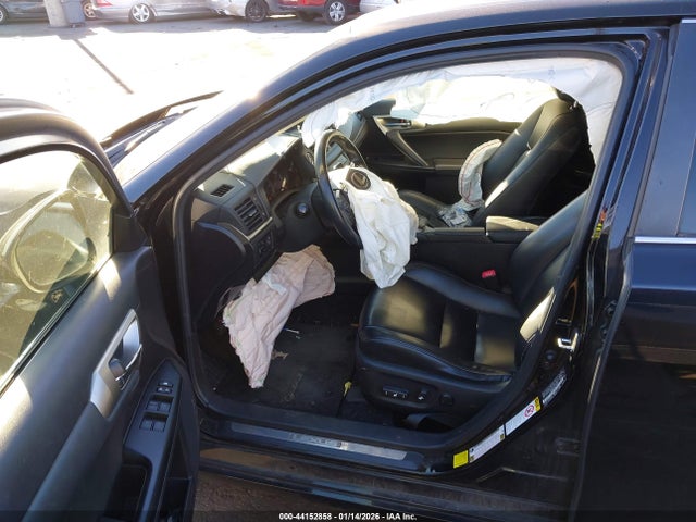 Lexus CT 200H 2014 JTHKD5BH2E2189287 Image 5