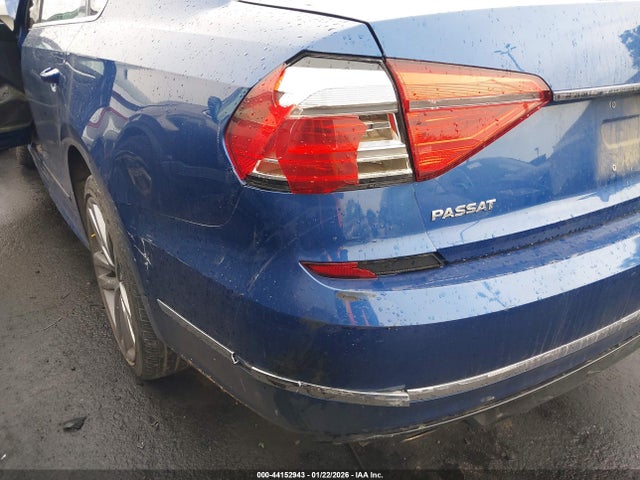 1VWDT7A36HC000098 Volkswagen Passat 1.8t R-line