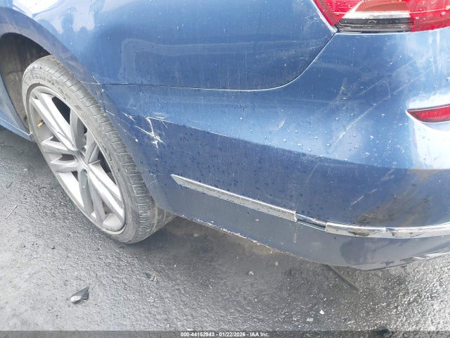 1VWDT7A36HC000098 Volkswagen Passat 1.8t R-line