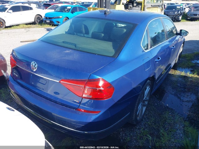 1VWDT7A36HC000098 Volkswagen Passat 1.8t R-line