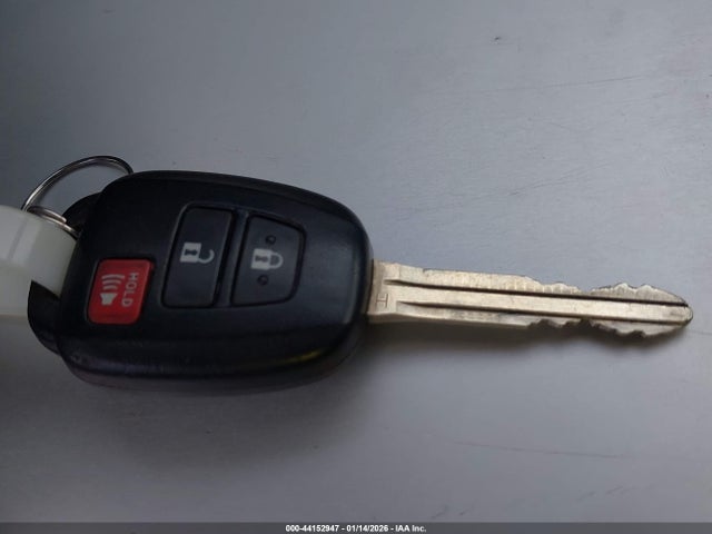 JTDKDTB37G1132084 Toyota Prius C Two