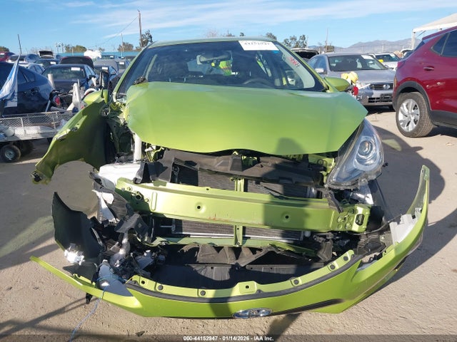 JTDKDTB37G1132084 Toyota Prius C Two