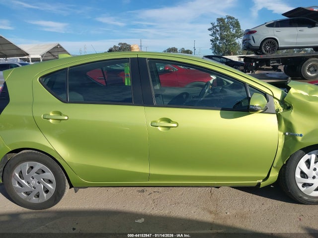 JTDKDTB37G1132084 Toyota Prius C Two