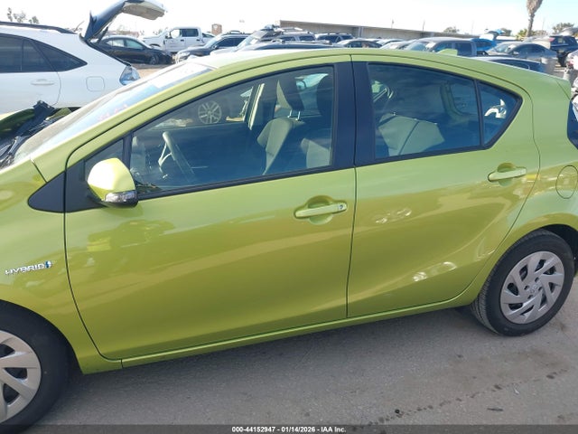 JTDKDTB37G1132084 Toyota Prius C Two