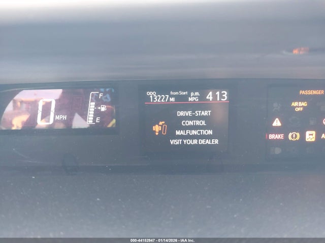 JTDKDTB37G1132084 Toyota Prius C Two