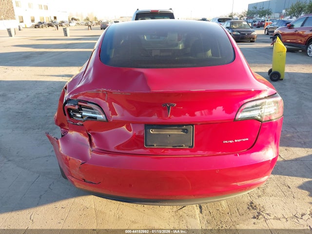 44152992 :رقم المزاد ، 5YJ3E1EB3NF132564 vin ، 2022 Tesla Model 3 Long Range Dual Motor All-wheel Drive مزاد بيع