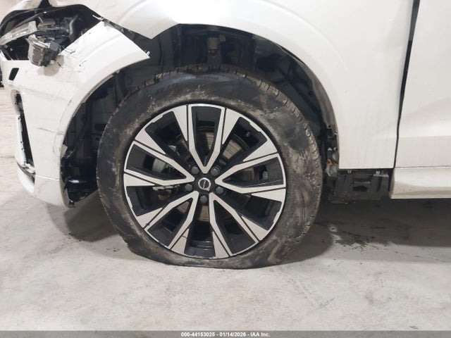 Продаж на аукціоні авто 2024 Volvo Xc60 B5 Core Dark Theme, vin: YV4L12RK5R1783587, номер лоту: 44153025