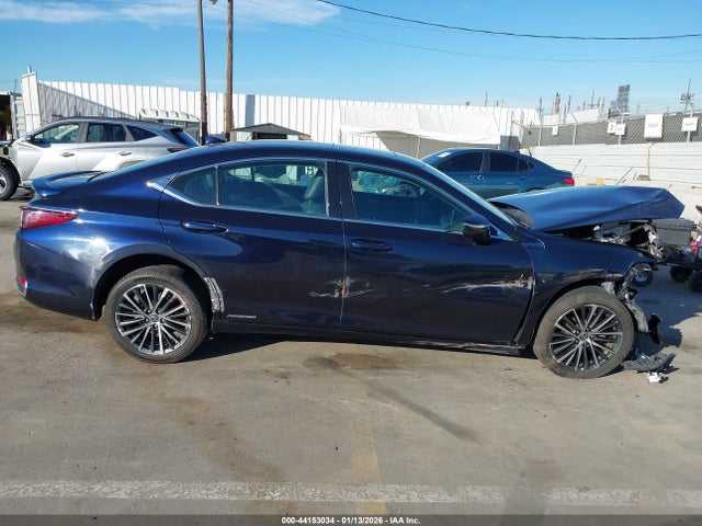 Lexus ES 300H 2022 58ADA1C10NU015742 Image 12